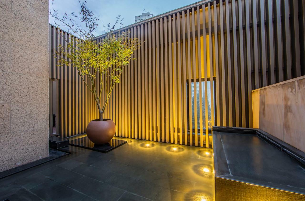 Joya Shanghai Xujiahui Hotel Екстер'єр фото